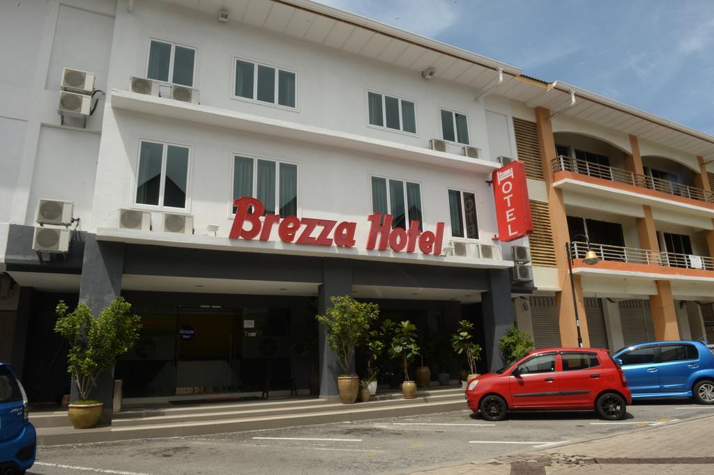 Brezza Hotel Лумут Экстерьер фото